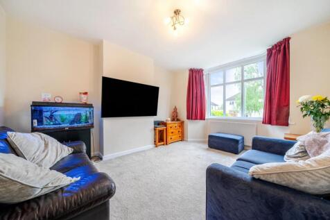 Heath Rise, Hayes, Kent, BR2 4 bed semi