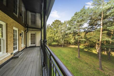 Westerham Road, Keston, BR2 2 bed flat for sale