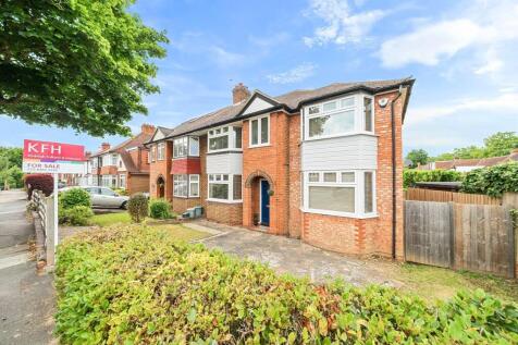 Chatham Avenue, Hayes, Kent, BR2 4 bed semi
