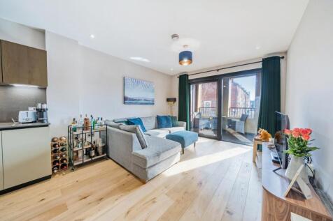 2 bedroom flat for sale