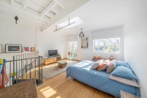 Cressida Road, Highgate, London, N19 1 bed terraced house for sale