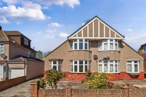 Mayday Gardens, Blackheath, London, SE3 3 bed semi