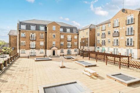 Brook Square, Shooters Hill, London... 2 bed flat for sale