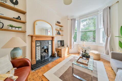 Westcombe Hill, London, SE3 1 bed flat for sale