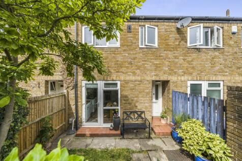 Dutton Street, Greenwich, London, SE10 3 bed maisonette for sale