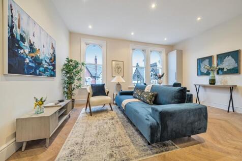 Embleton Road, Ladywell, London, SE13 3 bed flat for sale
