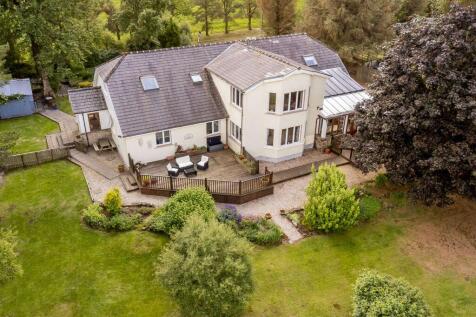5 bedroom detached villa for sale