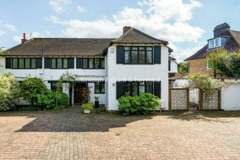 5 bedroom detached house for sale