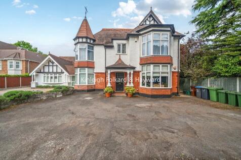 Park Avenue, Bromley, Kent, BR1 2 bed flat for sale