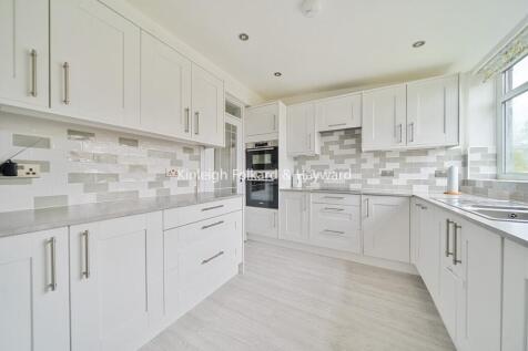 Cameron Road, Bromley, Kent, BR2 3 bed bungalow for sale