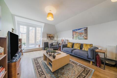 Wells View Drive, Bromley, Kent, BR2 2 bed flat for sale