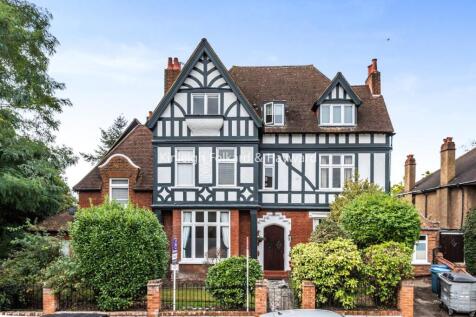 Oaklands Road, Bromley, Kent, BR1 2 bed flat for sale