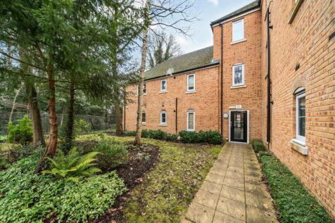 Waratah Drive, Chislehurst, Kent, BR7 2 bed flat for sale
