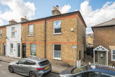 Park Road, Chislehurst, Kent, BR7 2 bed end of terrace house for sale