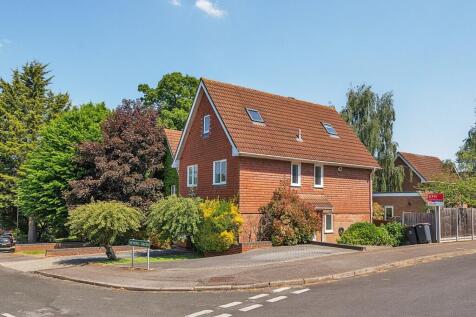Romney Drive, Bromley, Kent, BR1 5 bed detached house for sale