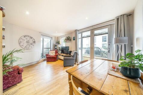 Dragmore Street, Clapham 2 bed flat for sale