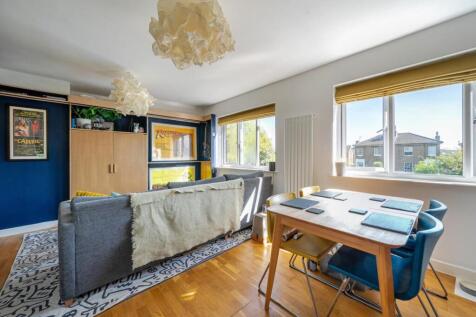 2 bedroom maisonette for sale