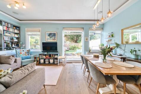 Lambert Road, Brixton, London, SW2 3 bed flat for sale