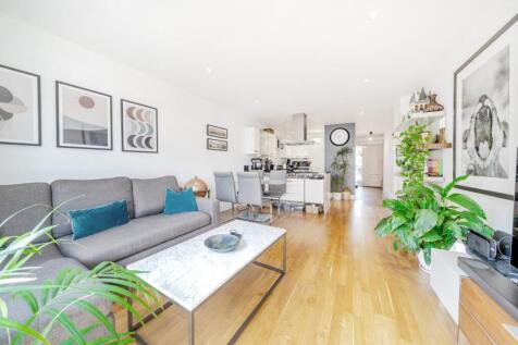 2 bedroom property for sale