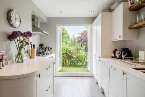 Rattray Road, London, SW2 2 bed flat for sale