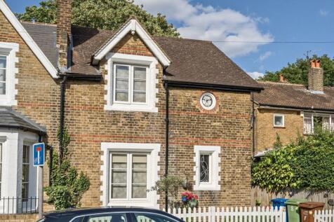 Gilkes Crescent, Dulwich Village... 2 bed semi