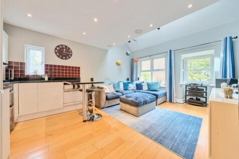 Kinburn Street, London, SE16 2 bed flat for sale