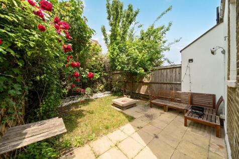 Alloa Road, London, SE8 3 bed terraced house for sale
