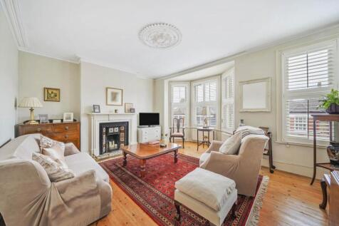 Casewick Road, West Norwood, London... 2 bed flat for sale