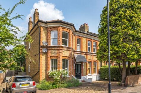 Elmcourt Road, West Norwood, London... 2 bed flat for sale