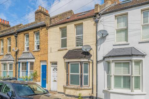 Robson Road, London, SE27 2 bed terraced house for sale
