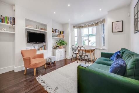 Sumatra Road, West Hampstead 2 bed flat for sale