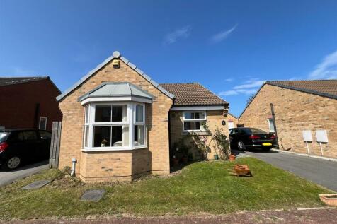 2 bedroom detached bungalow for sale