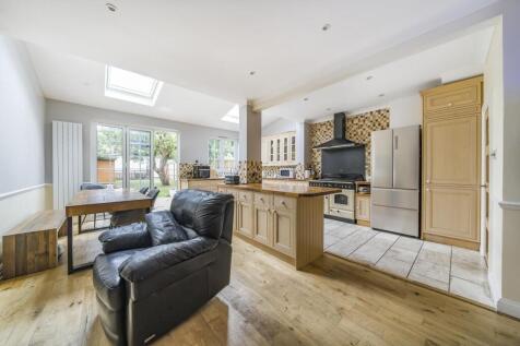 Pickhurst Rise, West Wickham, Kent, BR4 4 bed end of terrace house for sale