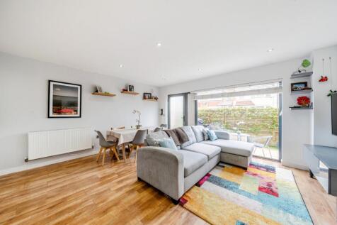Milner Road, Wimbledon, London, SW19 2 bed flat for sale