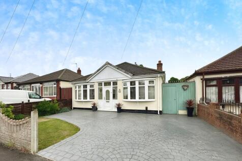 2 bedroom detached bungalow for sale