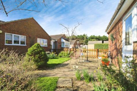 Purton Road, Cricklade, SN6 3 bed detached bungalow for sale