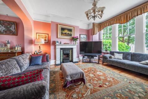 5 bedroom terraced house for sale