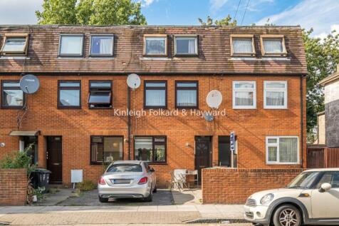 4 bed parking/garage