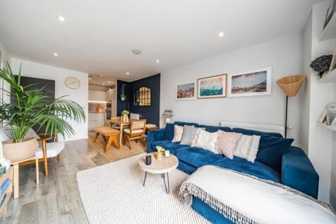 Woods Road, Peckham, London, SE15 1 bed flat for sale