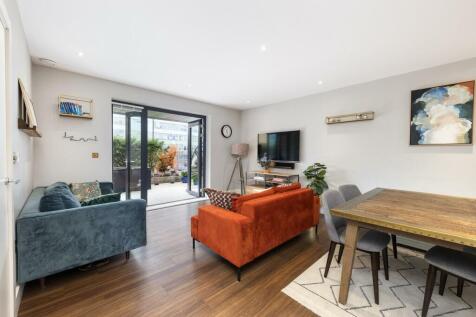 Pipit Drive, Putney 2 bed flat for sale