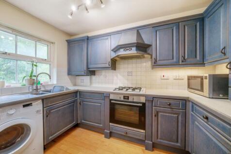 Clockhouse Place, London, London, SW15 2 bed flat for sale