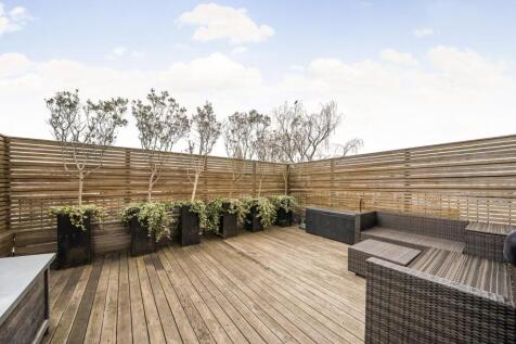 Blackfords Path, Roehampton, London... 2 bed maisonette for sale