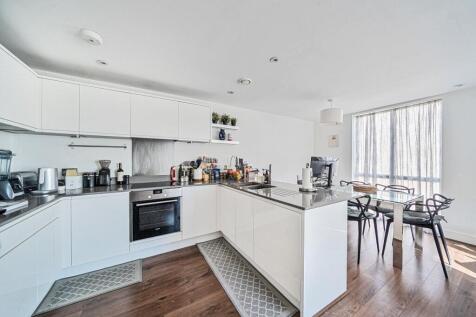 Lebanon Road, Wandsworth, London, SW18 2 bed flat for sale