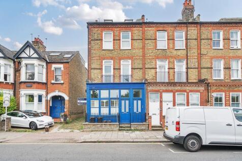 Putney Bridge Road, Putney, London, SW15 2 bed maisonette for sale
