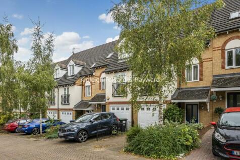 Pickard Close, Southgate 4 bed terraced house for sale