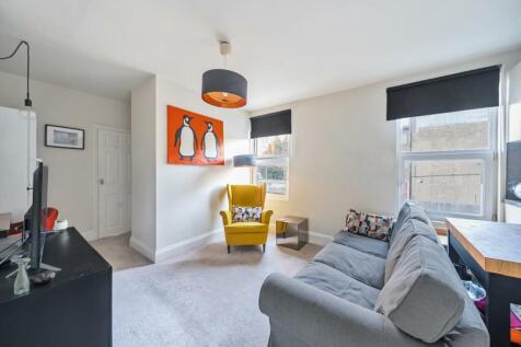 Greyhound Lane, Streatham 1 bed flat for sale