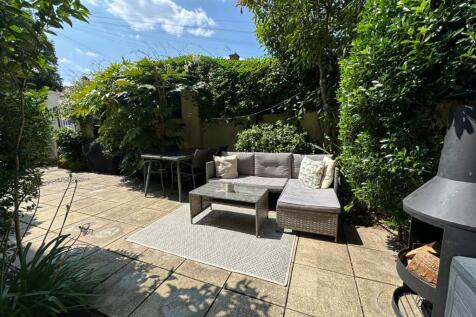 Romeyn Road, Streatham, London, SW16 2 bed flat for sale