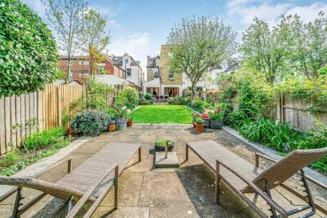 Hopton Road, Streatham, London, SW16 5 bed semi