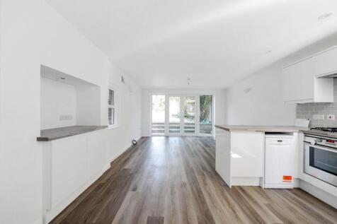 Fairmile Avenue, Streatham, London, SW16 2 bed flat for sale