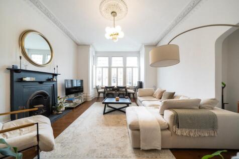 Gleneldon Road, Streatham, London, SW16 2 bed flat for sale